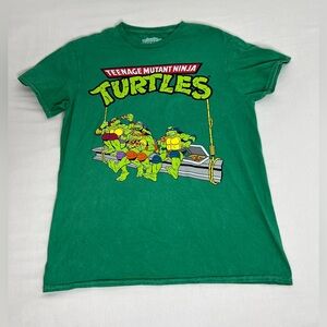 Nickelodeon Teenage Mutant Ninja Turtles T-Shirt. Size: Adult Medium